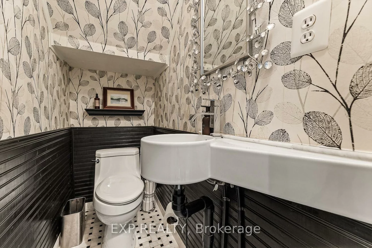 208, Lorne, Central Newmarket, Newmarket