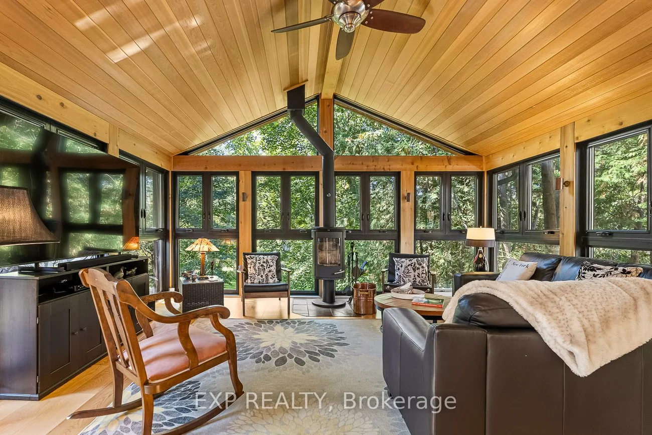 208, Lorne, Central Newmarket, Newmarket