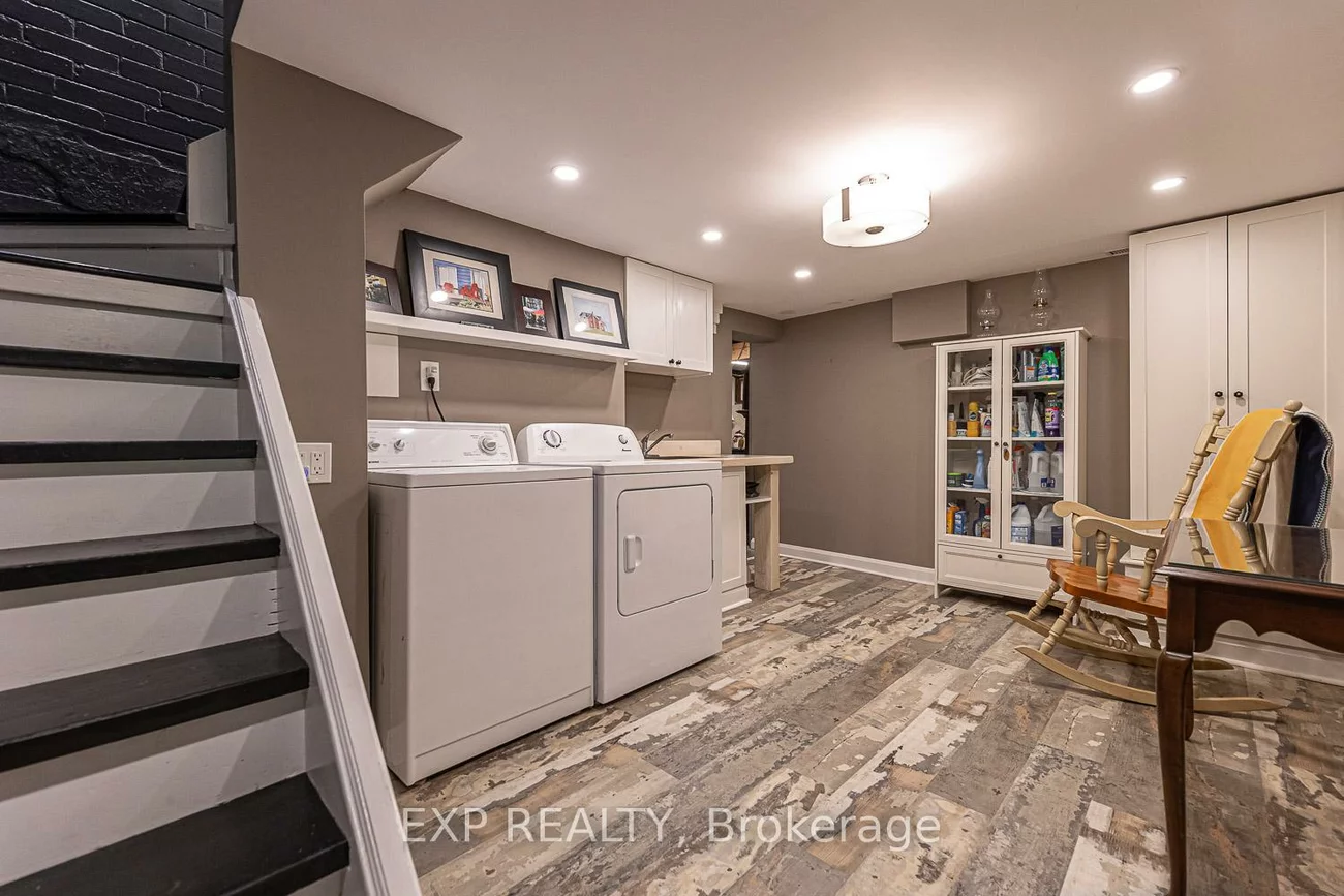 208, Lorne, Central Newmarket, Newmarket
