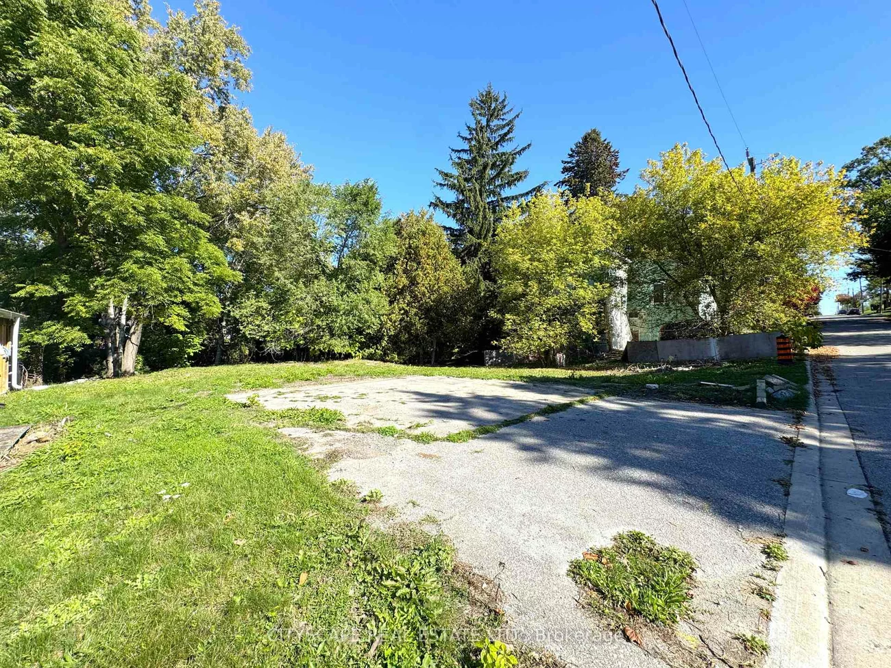 353B, Ontario, Central Newmarket, Newmarket