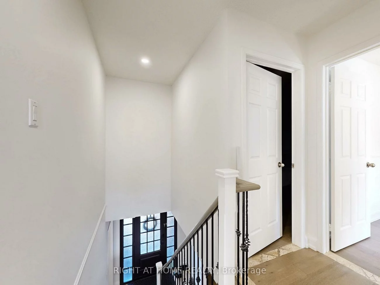 828, Leslie Valley, Huron Heights-Leslie Valley, Newmarket