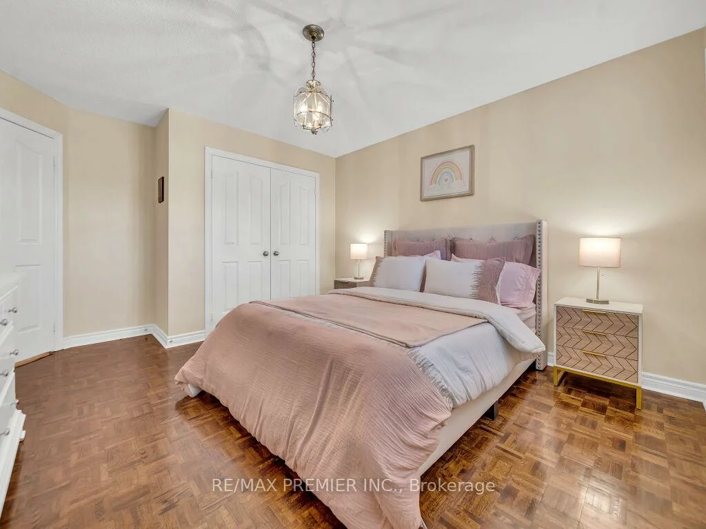 606, Brooker, Stonehaven-Wyndham, Newmarket