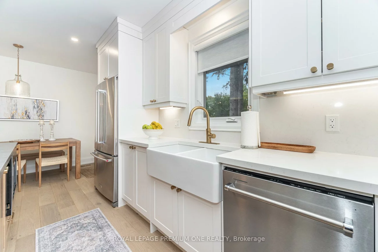 301, Court, Gorham-College Manor, Newmarket