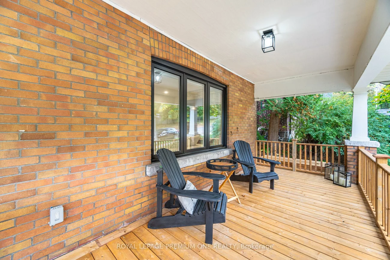 301, Court, Gorham-College Manor, Newmarket