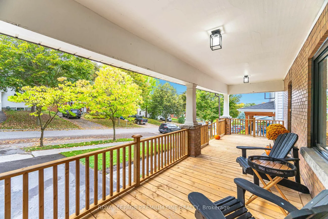 301, Court, Gorham-College Manor, Newmarket