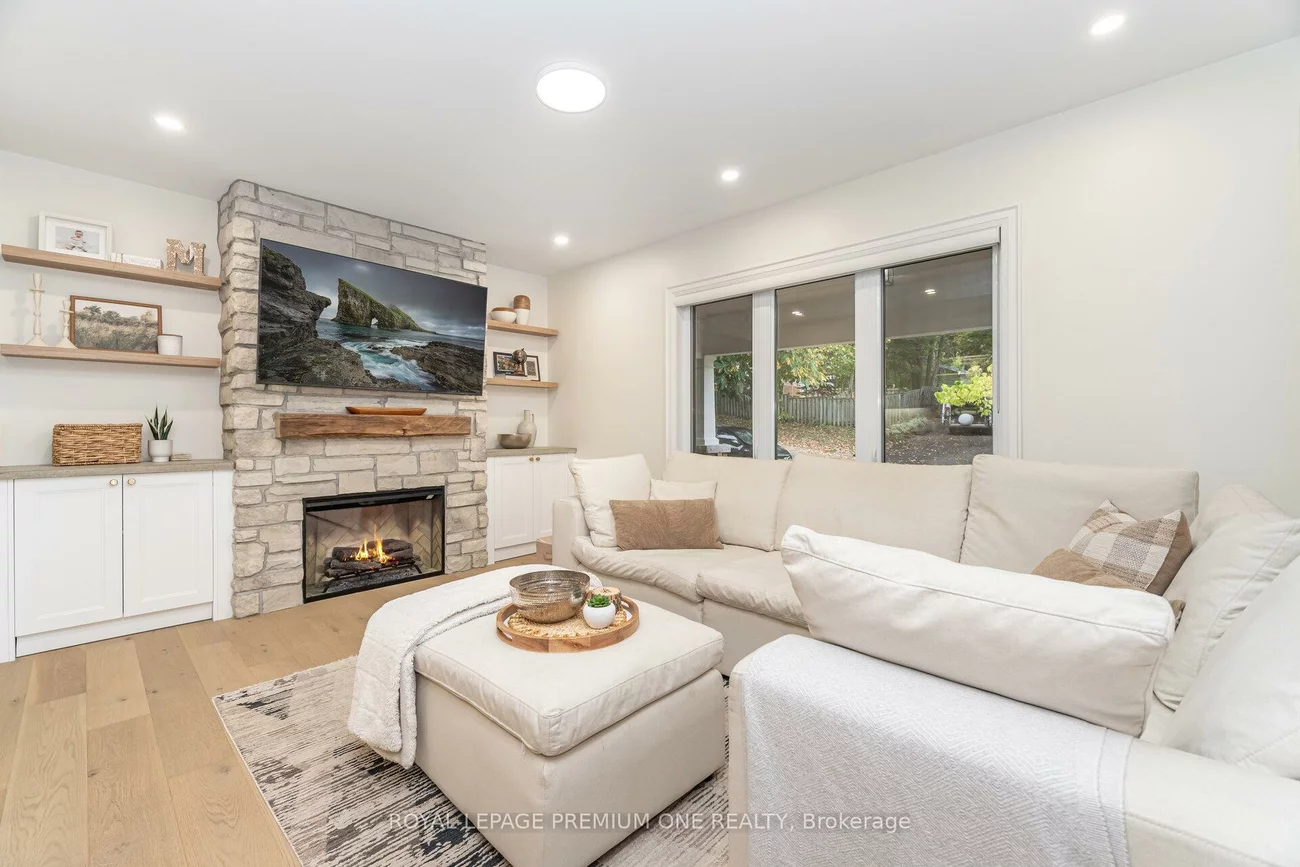 301, Court, Gorham-College Manor, Newmarket