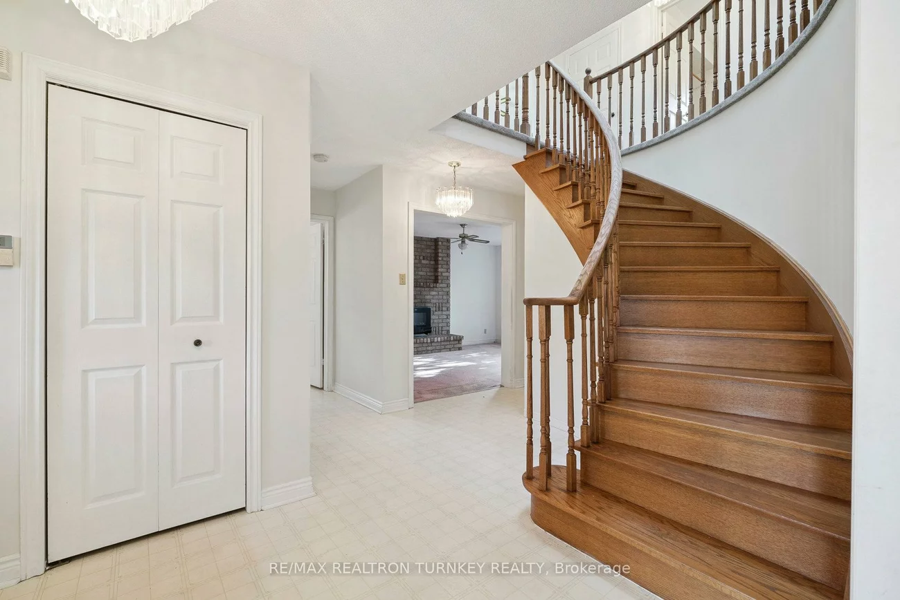 154, Meadowbank, Huron Heights-Leslie Valley, Newmarket