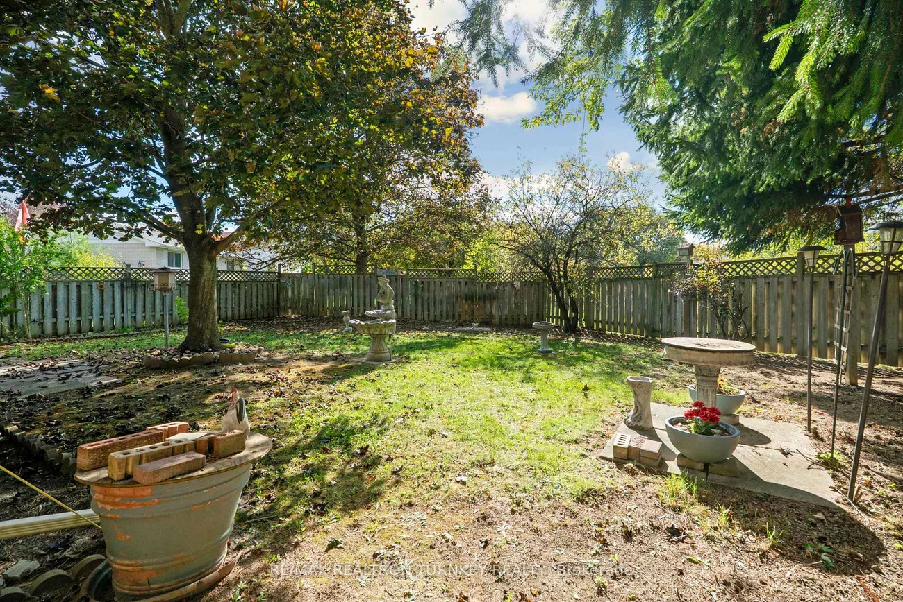 154, Meadowbank, Huron Heights-Leslie Valley, Newmarket