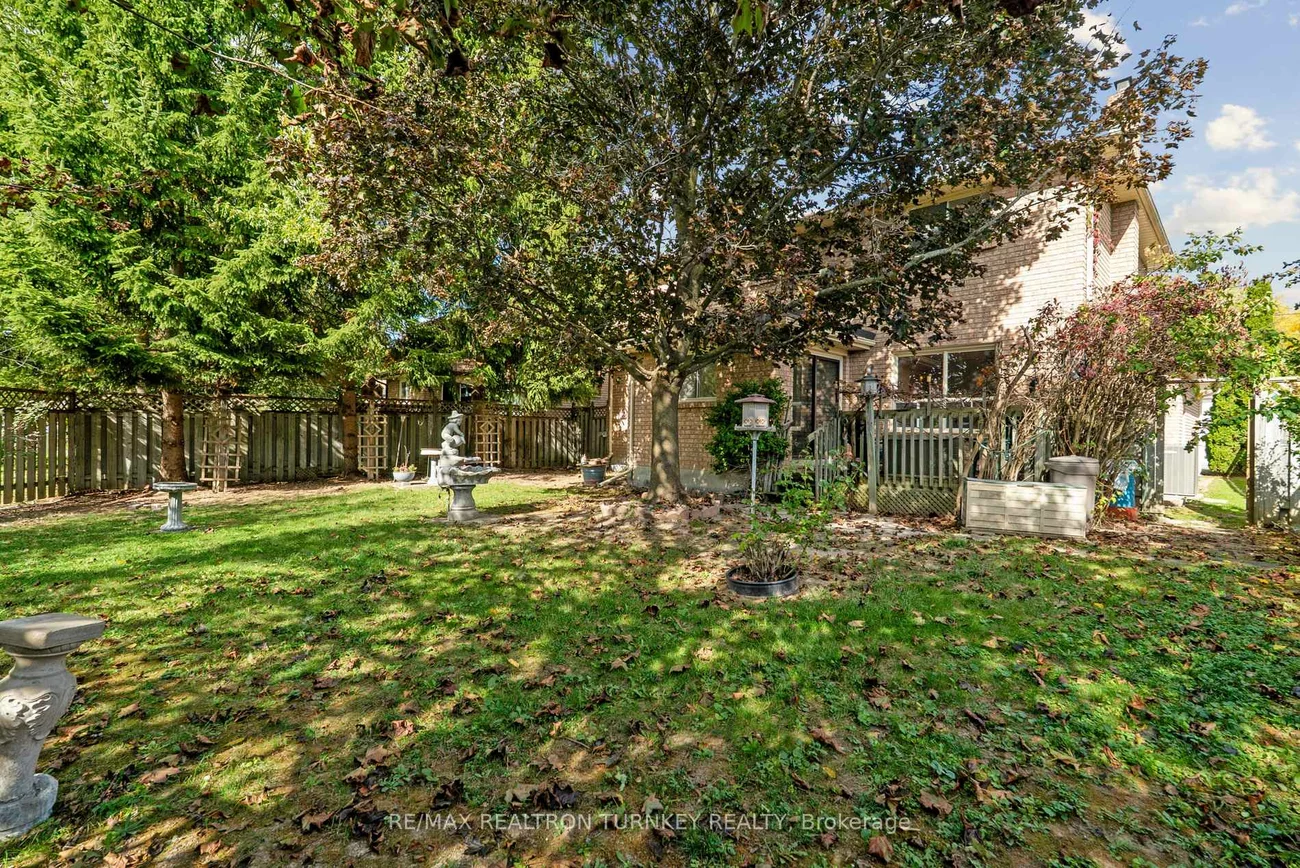 154, Meadowbank, Huron Heights-Leslie Valley, Newmarket
