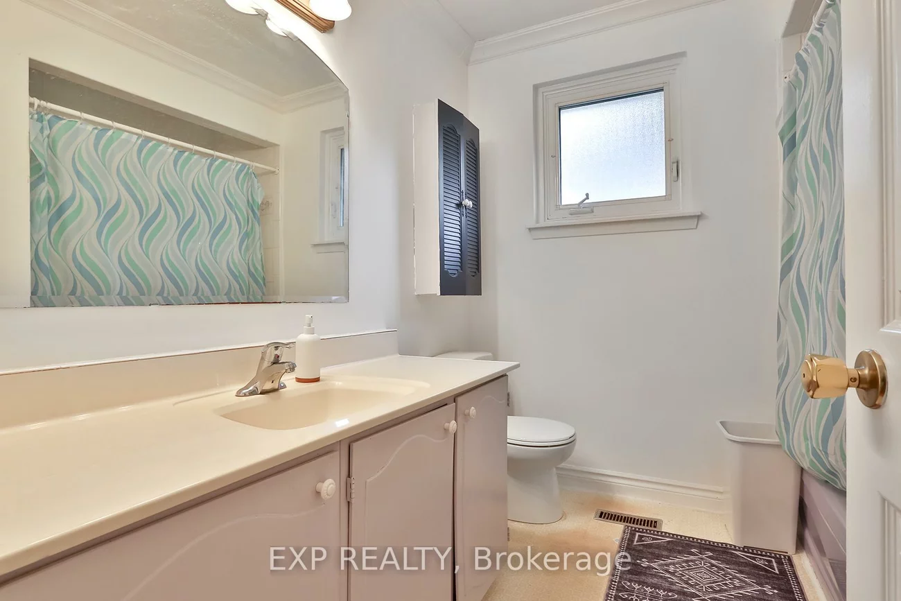 165, Carlson, Gorham-College Manor, Newmarket