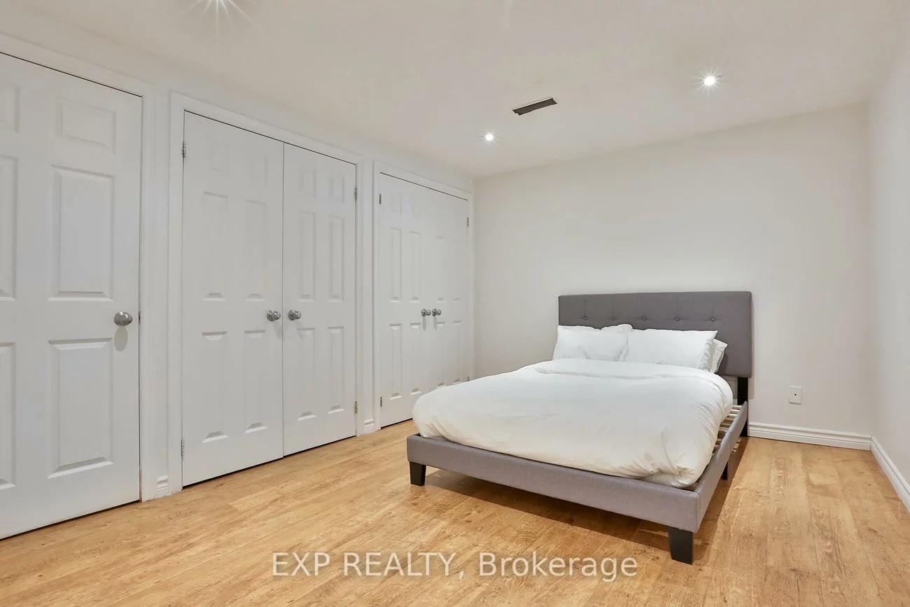 165, Carlson, Gorham-College Manor, Newmarket