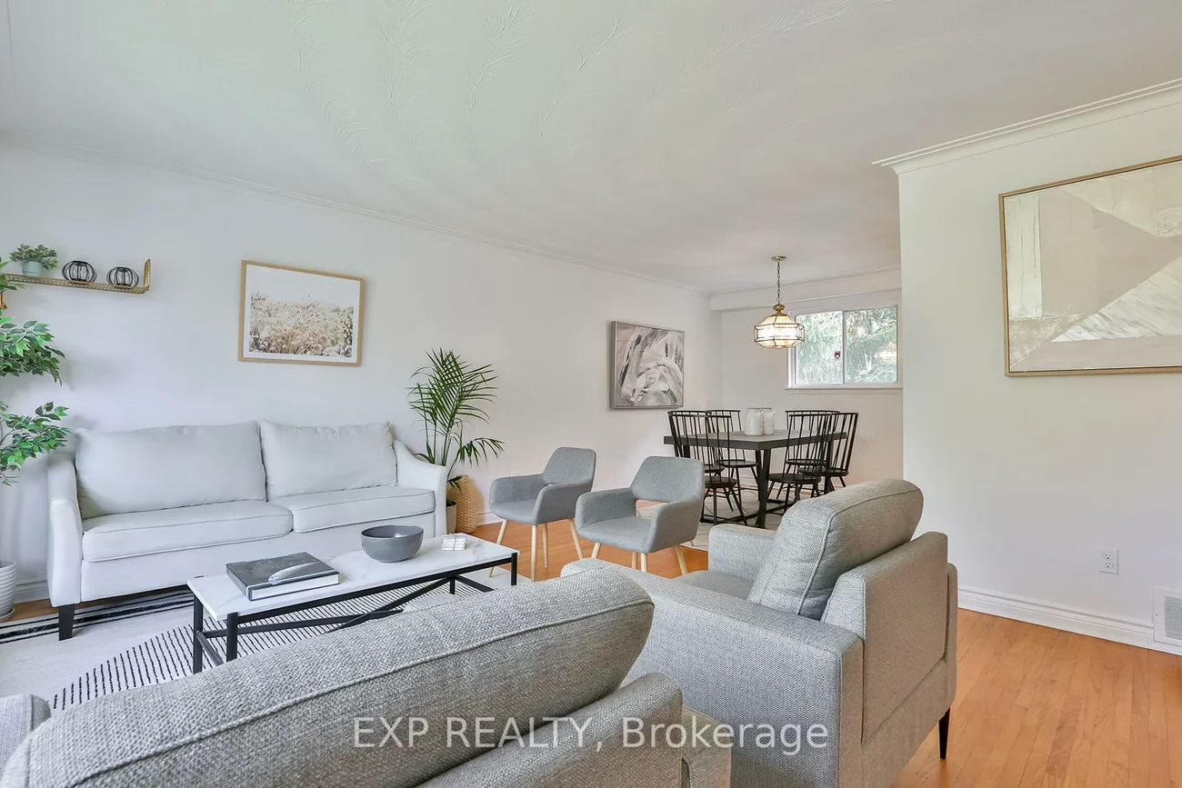 165, Carlson, Gorham-College Manor, Newmarket