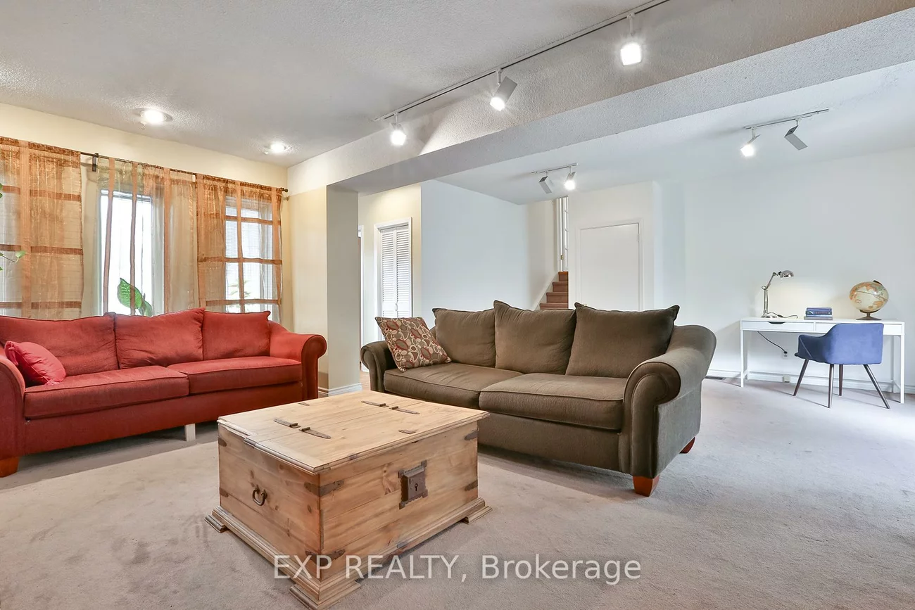 165, Carlson, Gorham-College Manor, Newmarket
