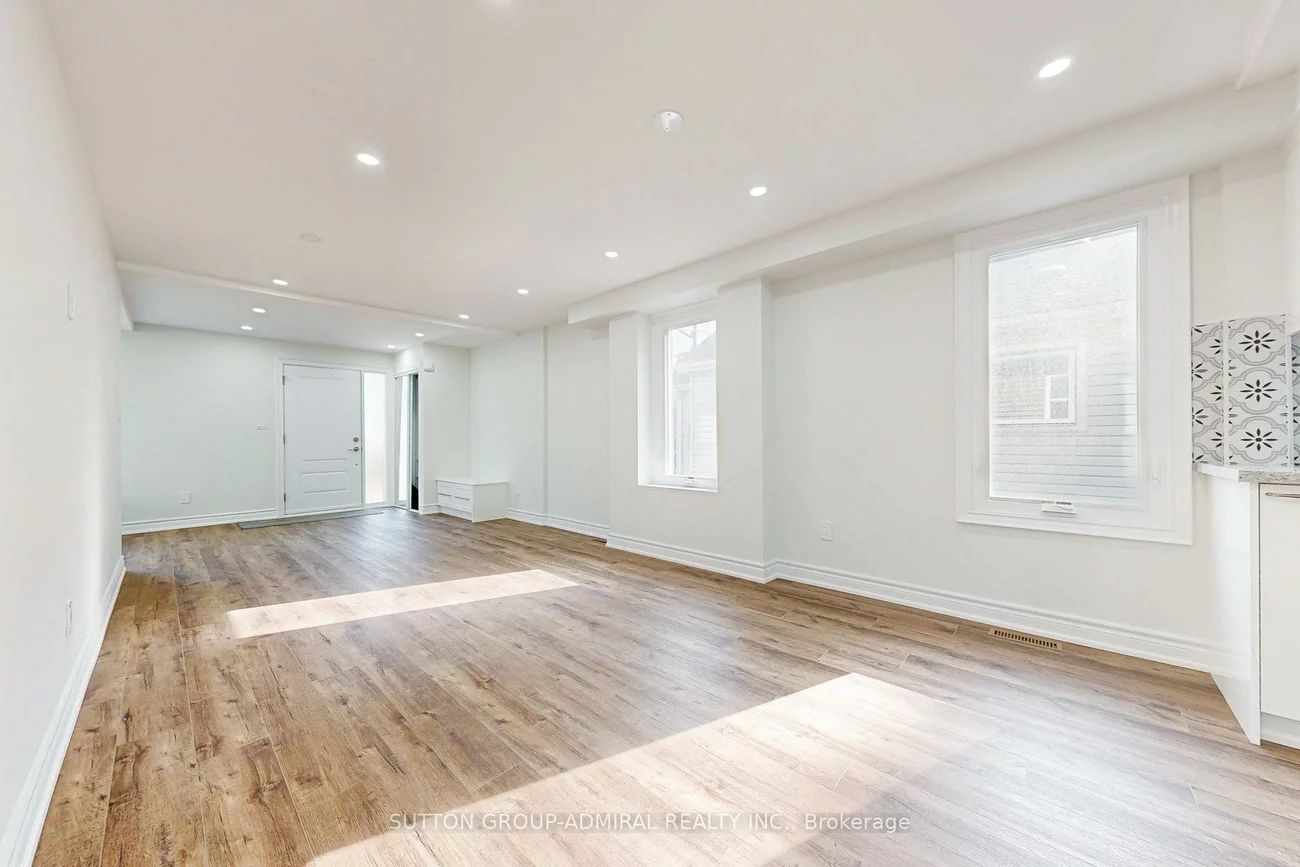 408, Andrew, Central Newmarket, Newmarket