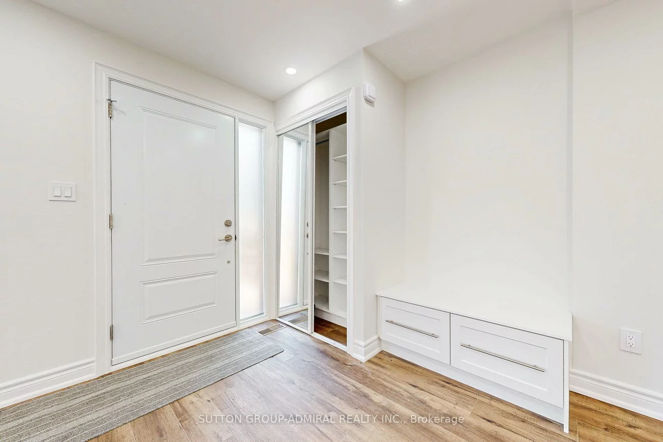 408, Andrew, Central Newmarket, Newmarket