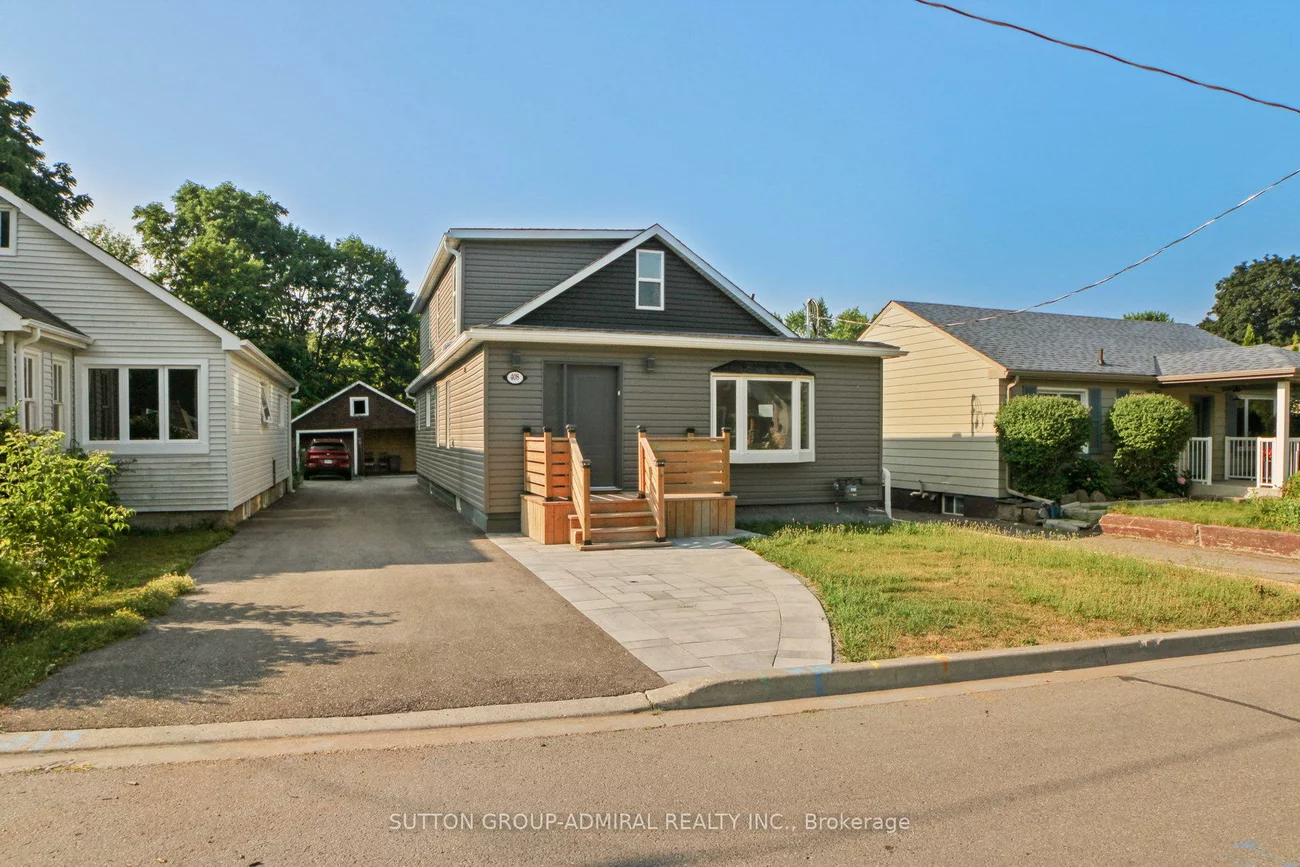 408, Andrew, Central Newmarket, Newmarket