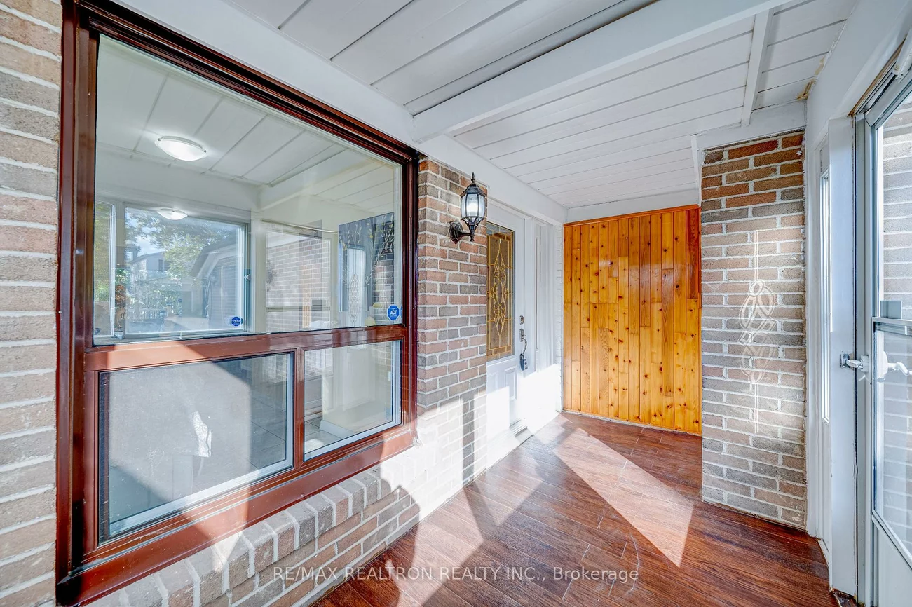 699, Jackson, Huron Heights-Leslie Valley, Newmarket