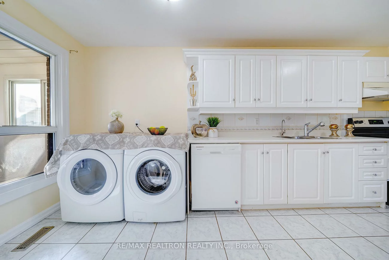 699, Jackson, Huron Heights-Leslie Valley, Newmarket