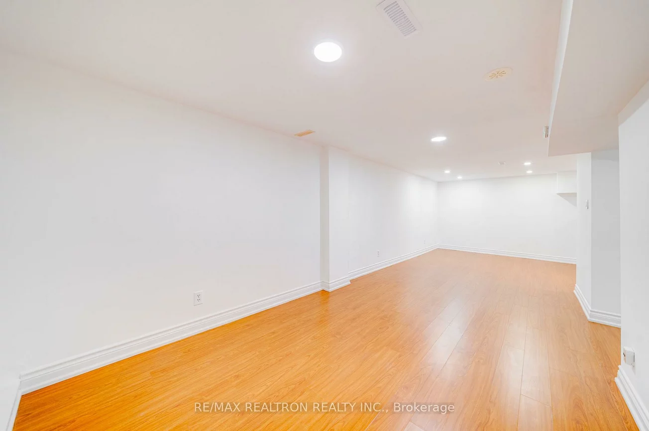 699, Jackson, Huron Heights-Leslie Valley, Newmarket