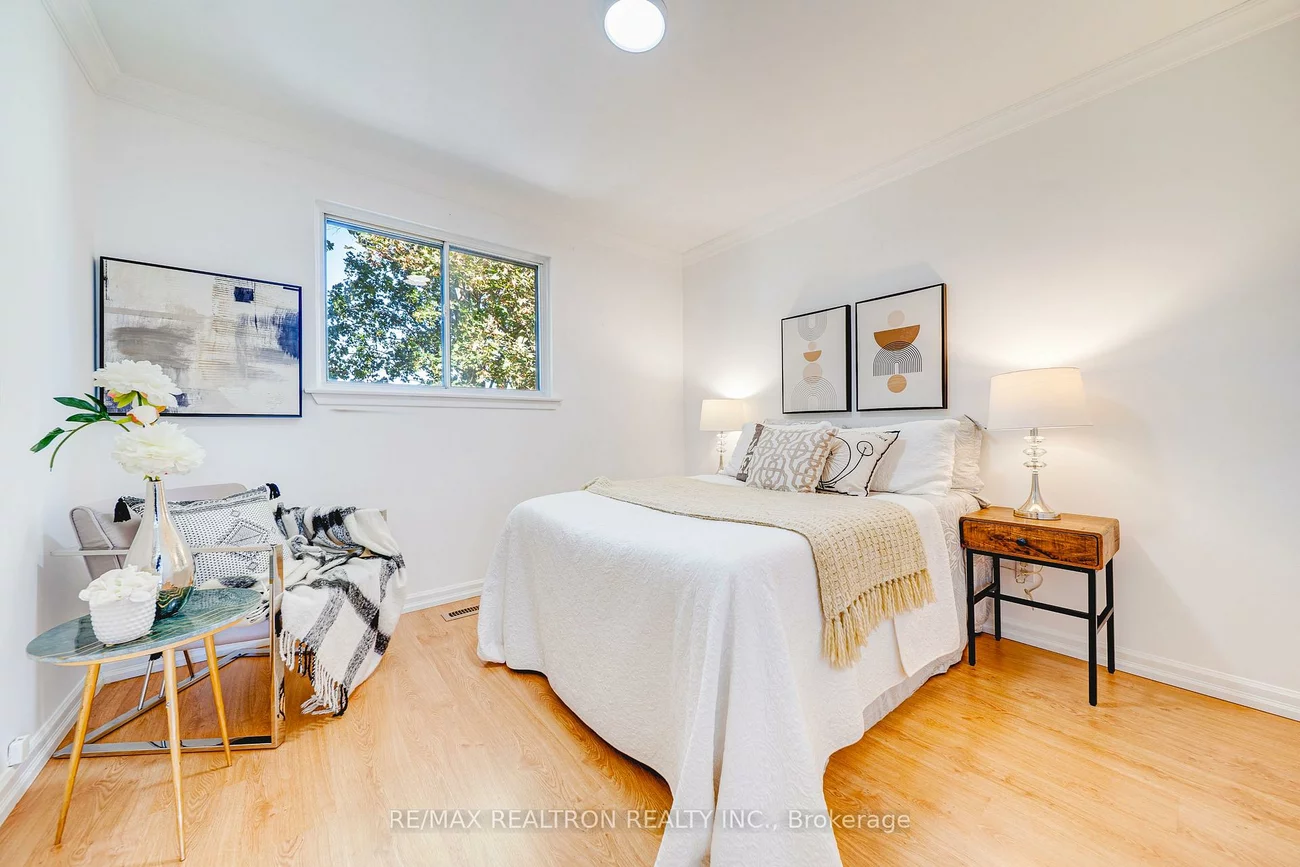 699, Jackson, Huron Heights-Leslie Valley, Newmarket