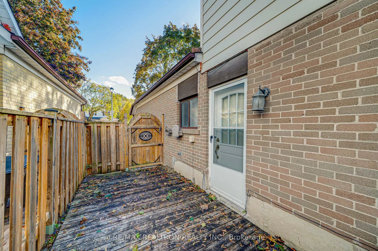 699, Jackson, Huron Heights-Leslie Valley, Newmarket