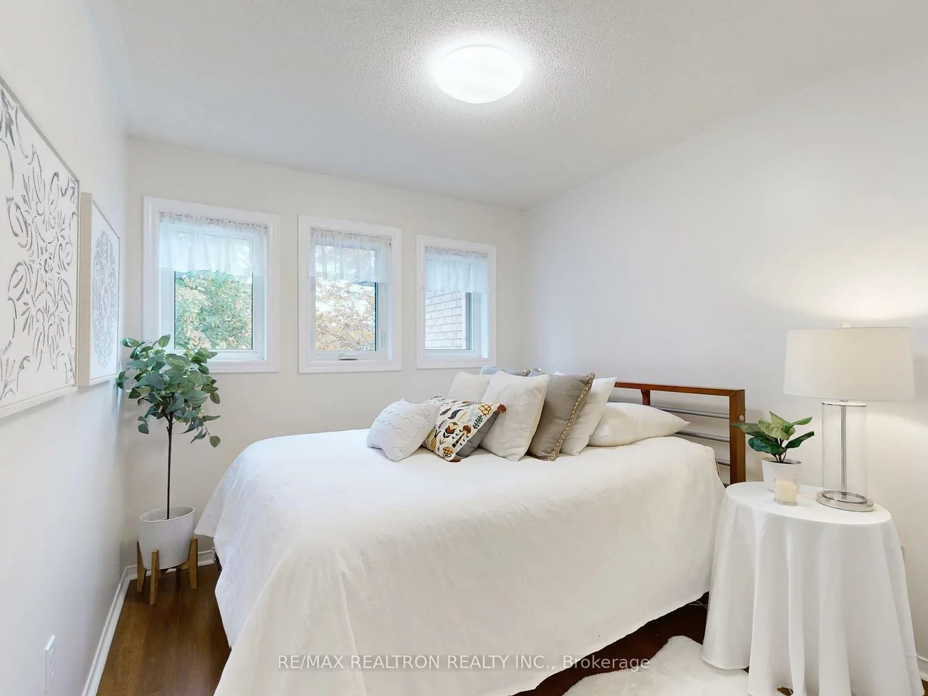 301, Warner, Summerhill Estates, Newmarket