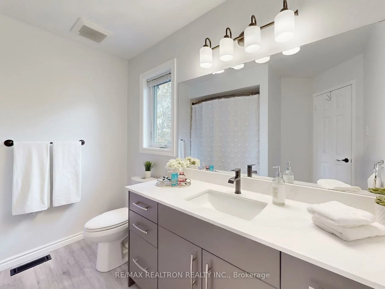 301, Warner, Summerhill Estates, Newmarket