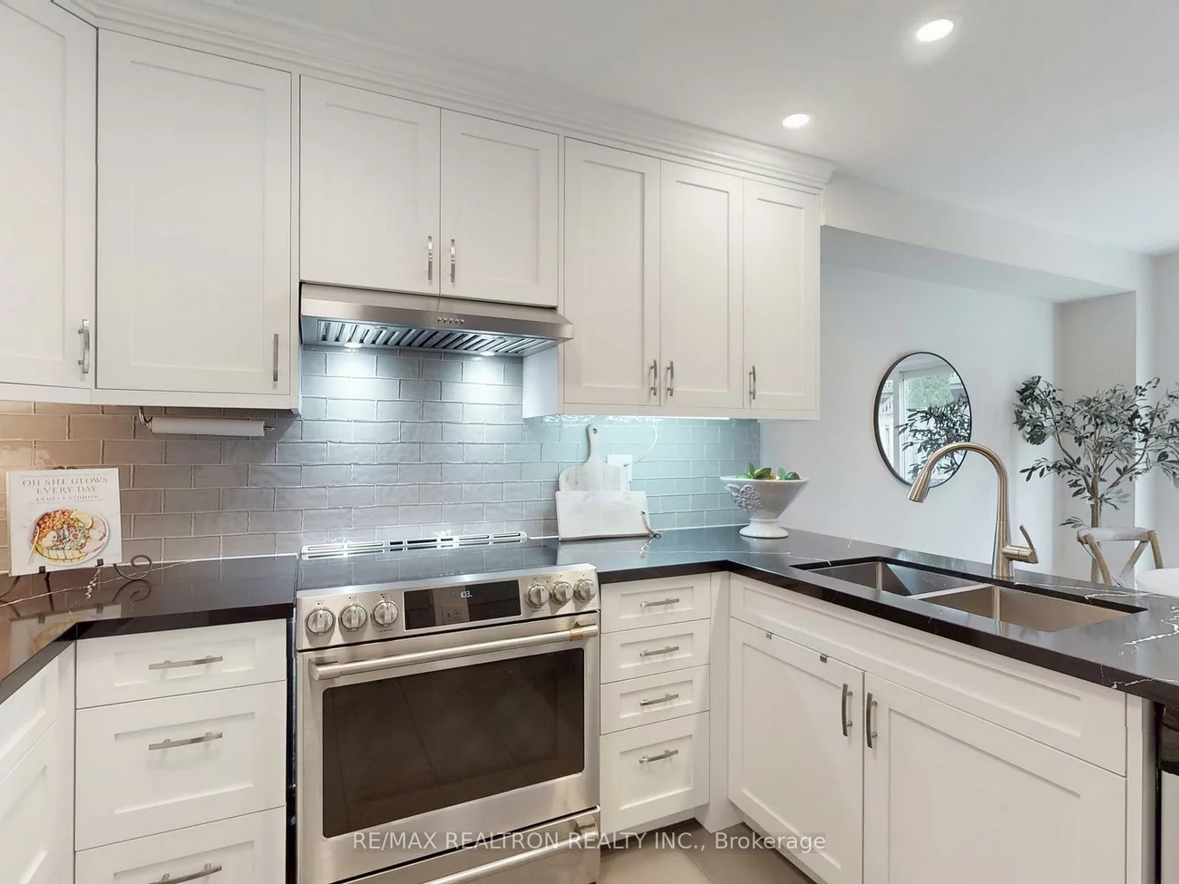 301, Warner, Summerhill Estates, Newmarket