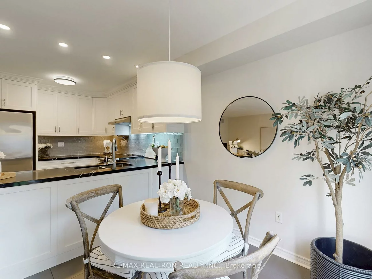 301, Warner, Summerhill Estates, Newmarket