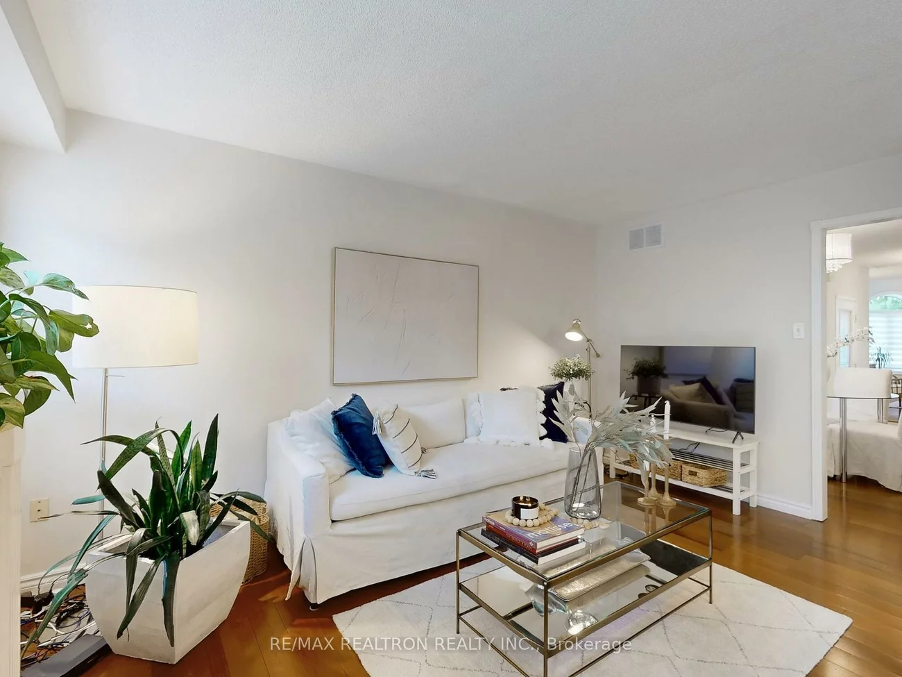 301, Warner, Summerhill Estates, Newmarket