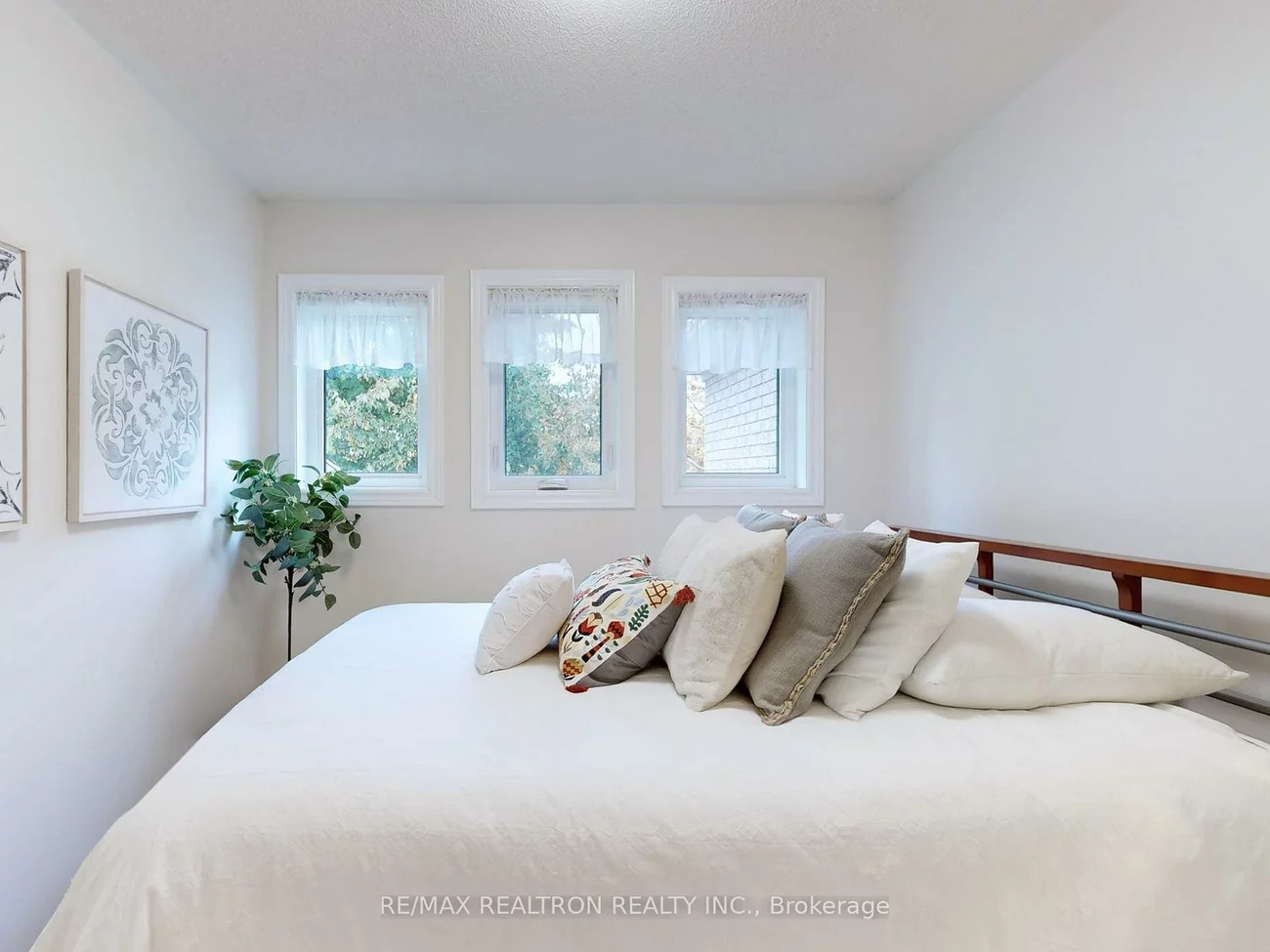 301, Warner, Summerhill Estates, Newmarket