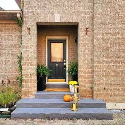 301, Warner, Summerhill Estates, Newmarket