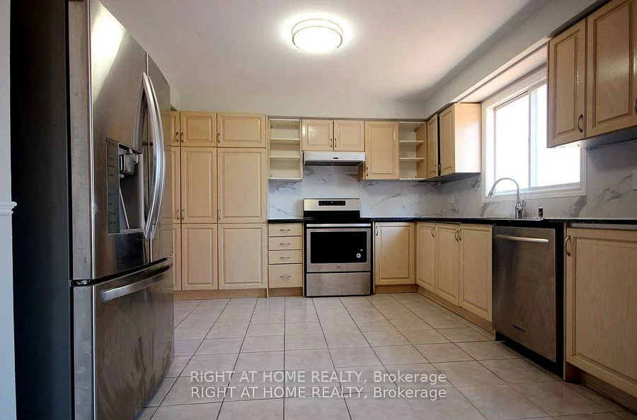 207, Kensit, Armitage, Newmarket