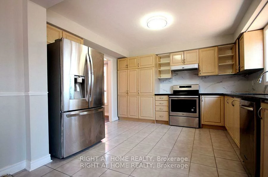 207, Kensit, Armitage, Newmarket