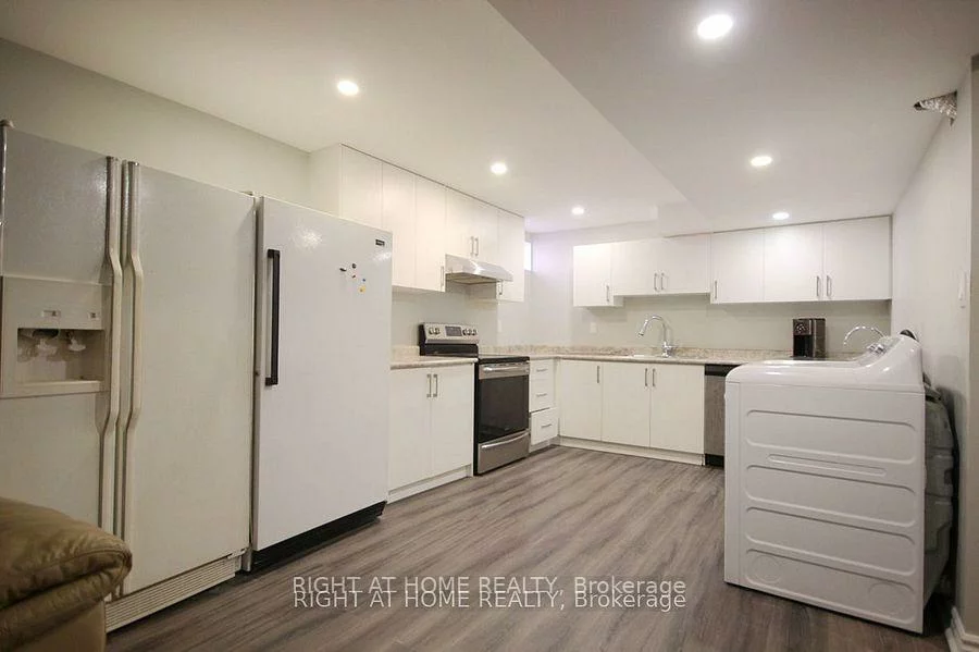 207, Kensit, Armitage, Newmarket