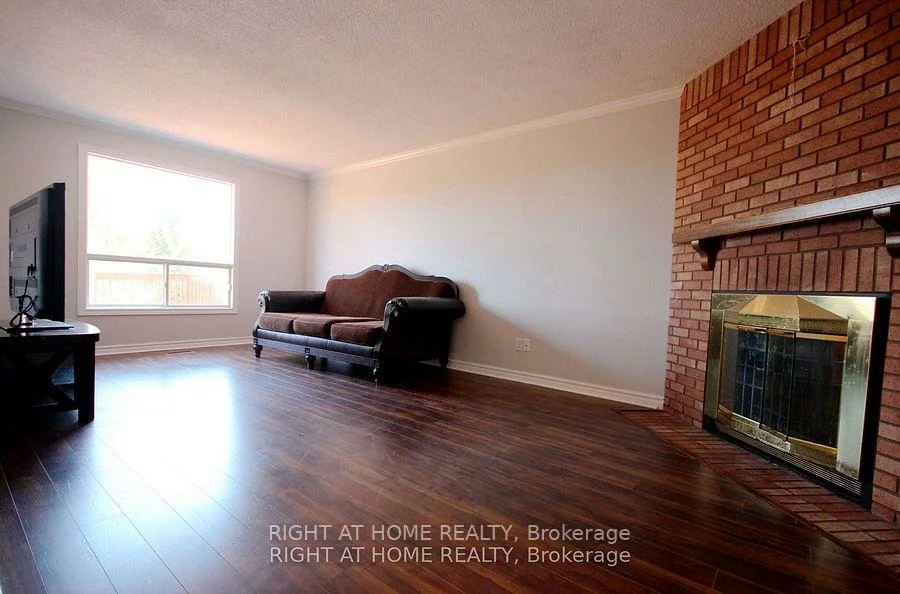 207, Kensit, Armitage, Newmarket