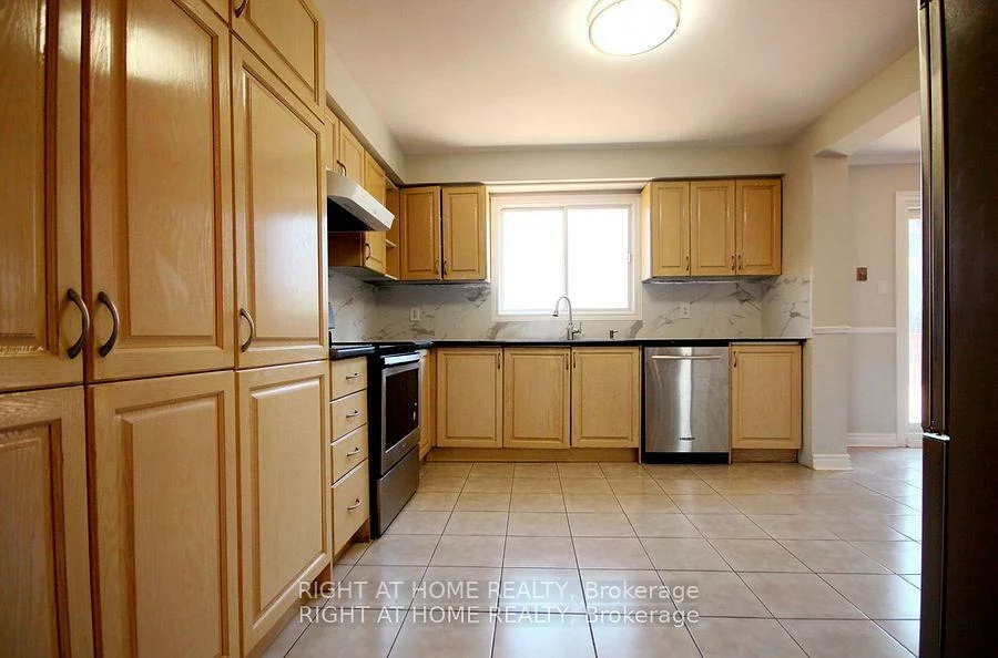 207, Kensit, Armitage, Newmarket