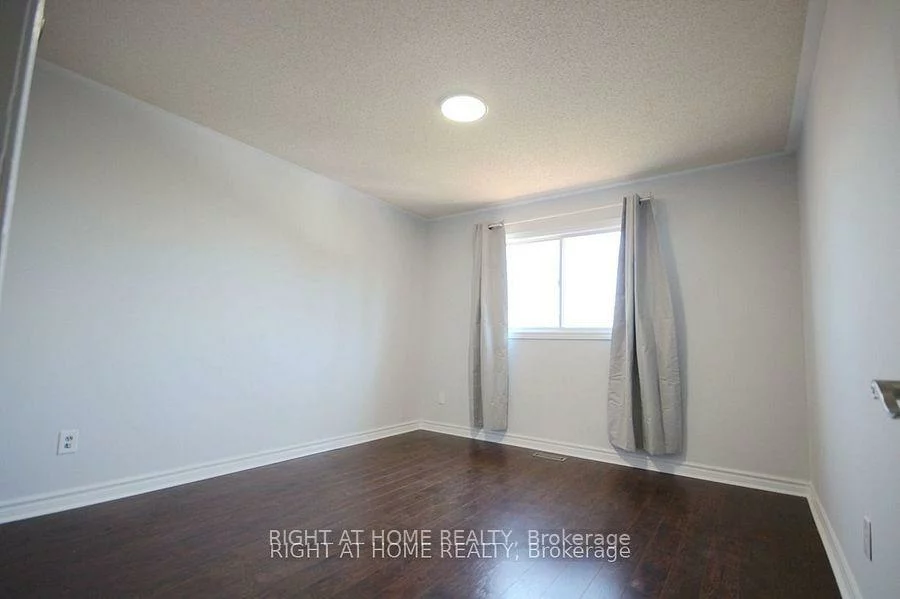 207, Kensit, Armitage, Newmarket