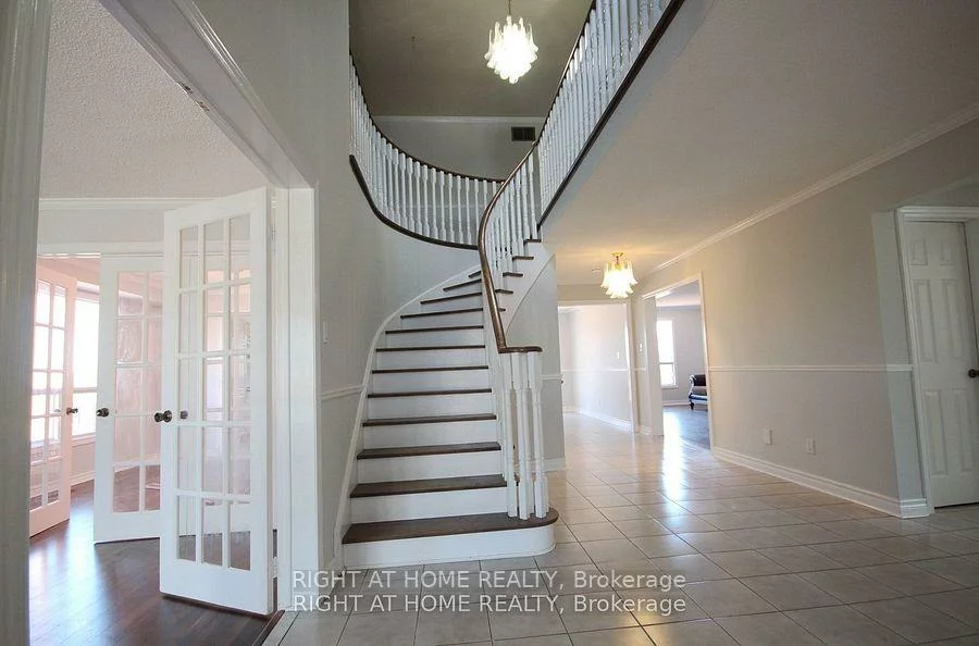 207, Kensit, Armitage, Newmarket