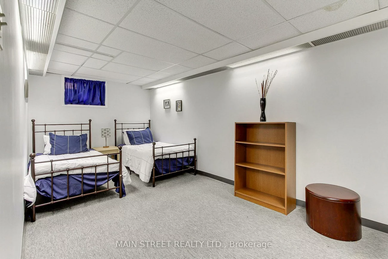 241, Andrew, Central Newmarket, Newmarket