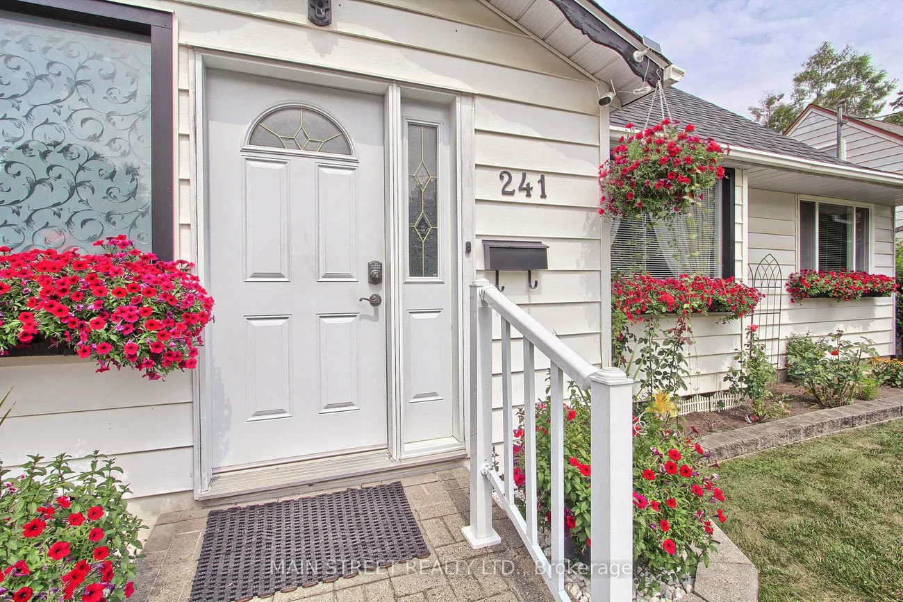 241, Andrew, Central Newmarket, Newmarket