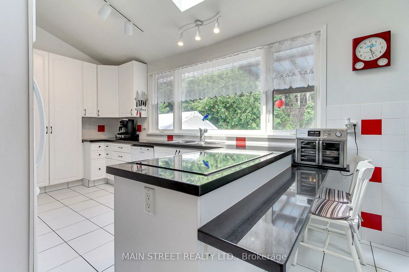 241, Andrew, Central Newmarket, Newmarket