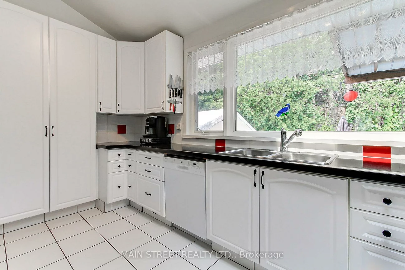 241, Andrew, Central Newmarket, Newmarket