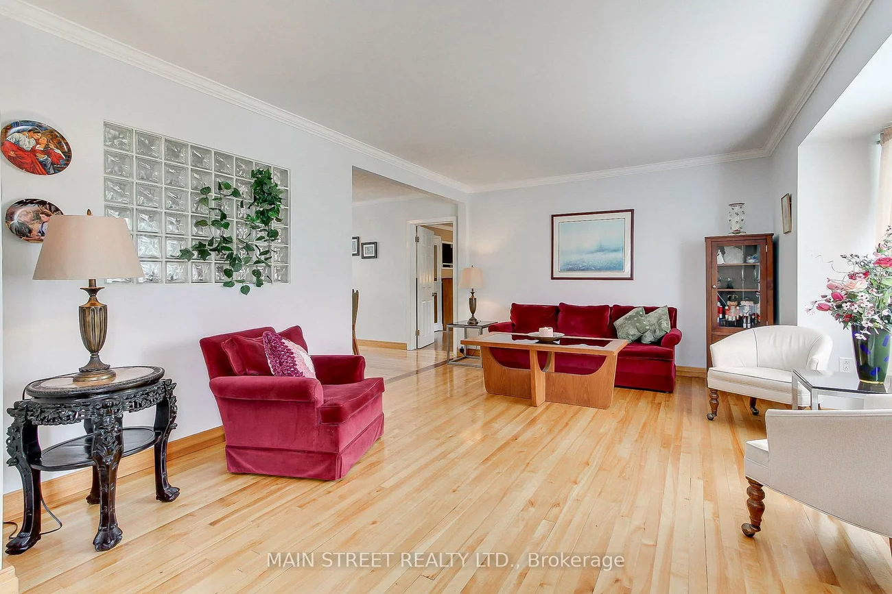 241, Andrew, Central Newmarket, Newmarket