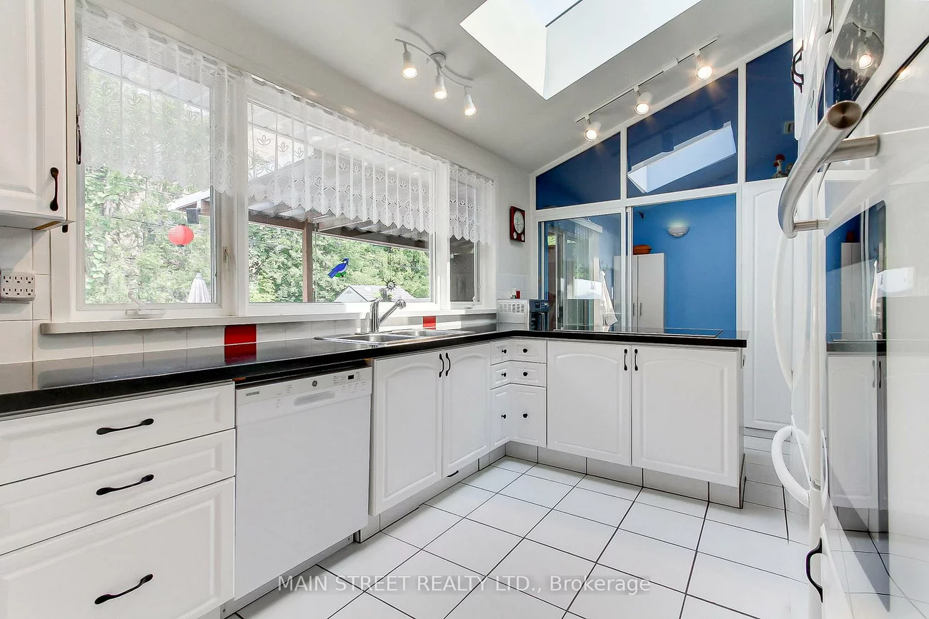 241, Andrew, Central Newmarket, Newmarket