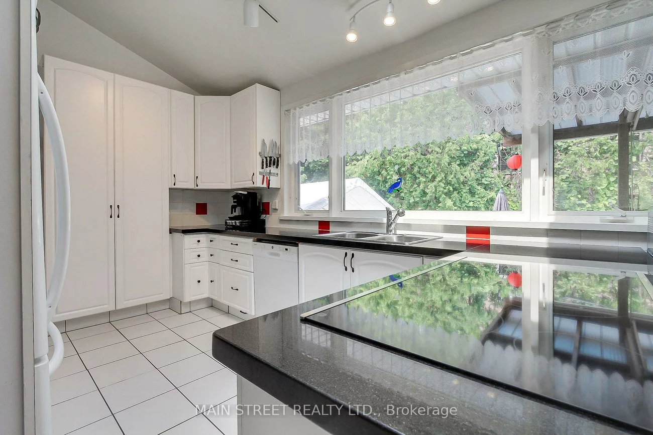 241, Andrew, Central Newmarket, Newmarket