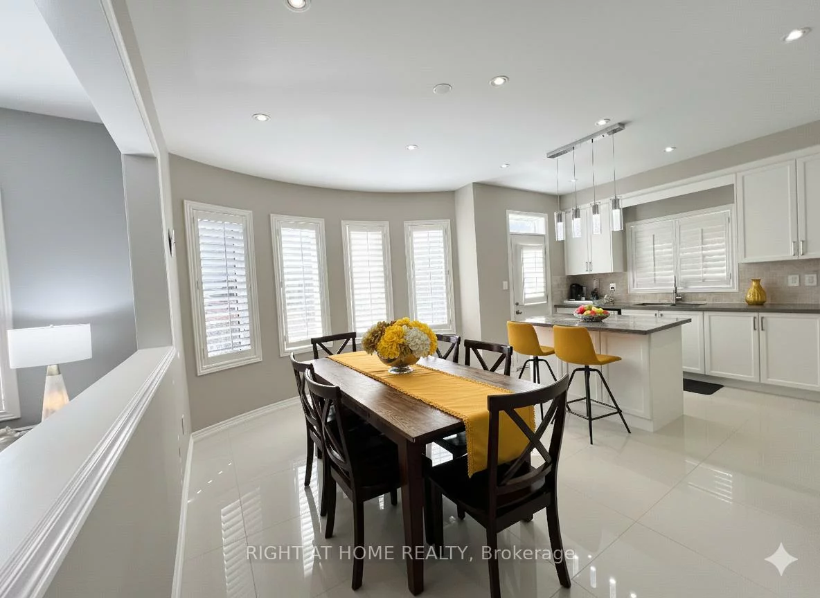 1209, McTavish, Stonehaven-Wyndham, Newmarket