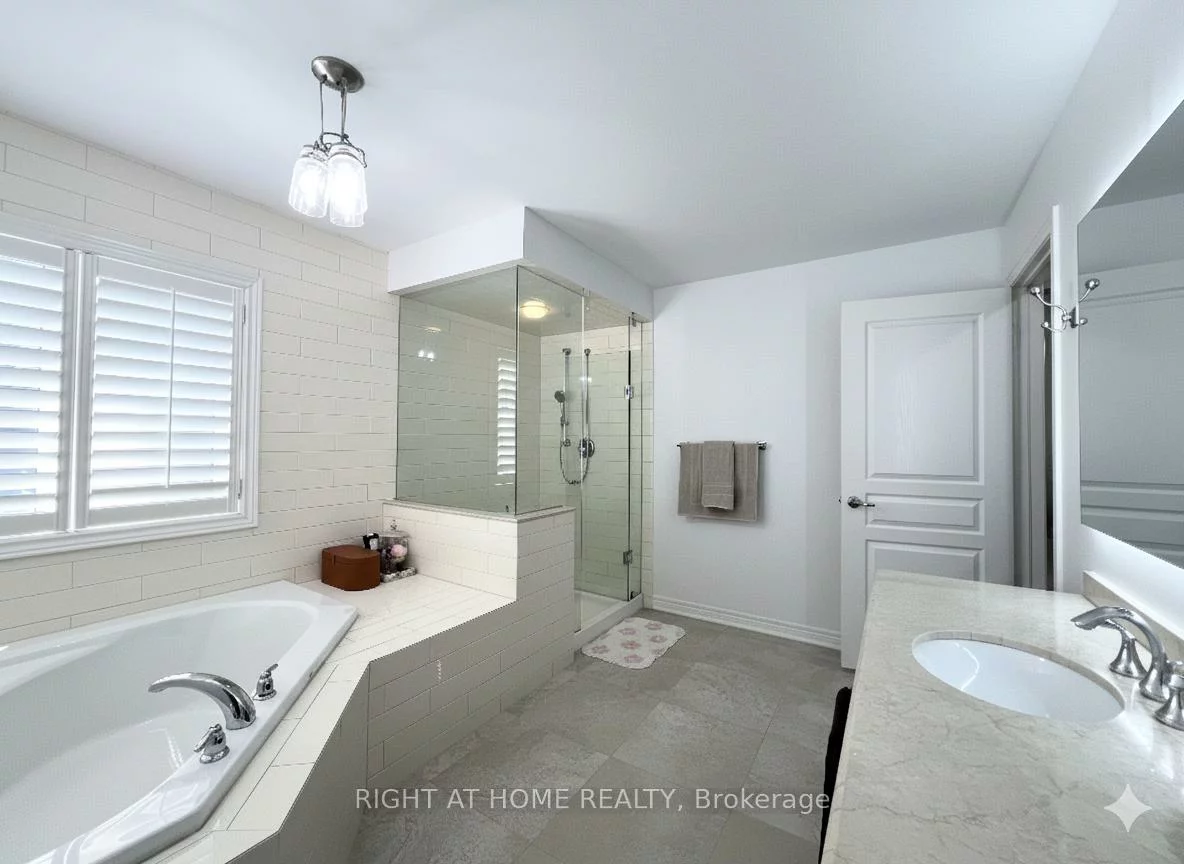 1209, McTavish, Stonehaven-Wyndham, Newmarket