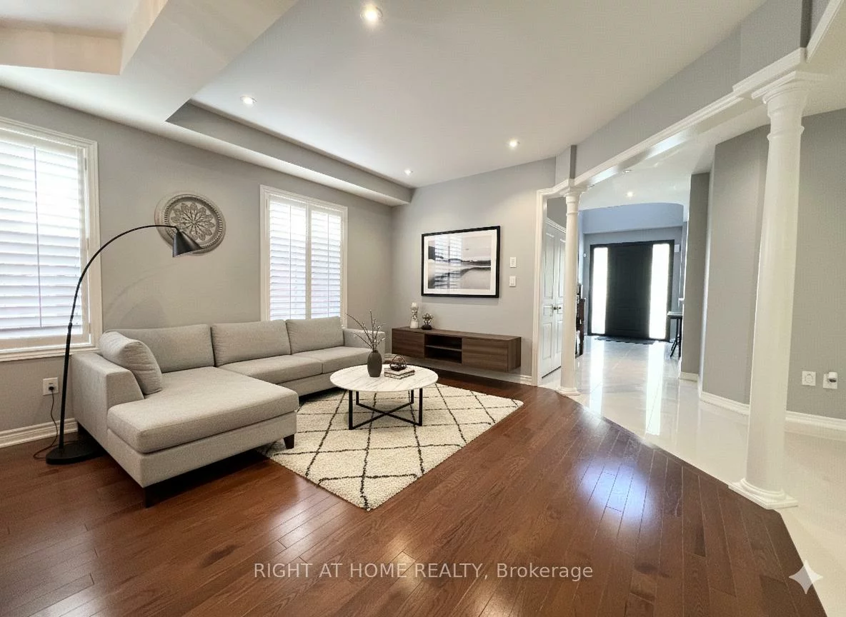 1209, McTavish, Stonehaven-Wyndham, Newmarket