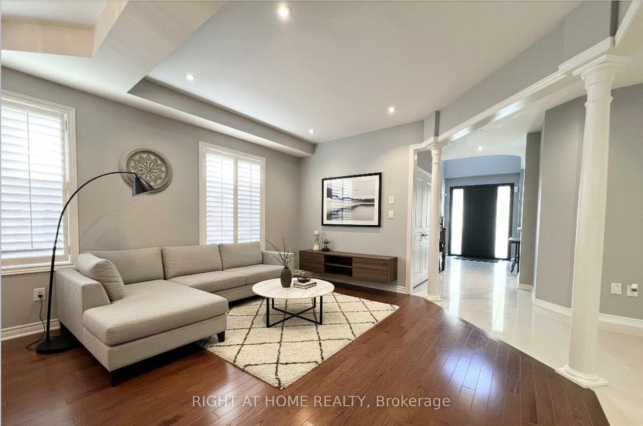 1209, McTavish, Stonehaven-Wyndham, Newmarket